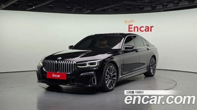 BMW 740 M* SPORT* FACELIFT* ОБДУХВАНЕ* ХЕДЪП* МАСАЖ* 