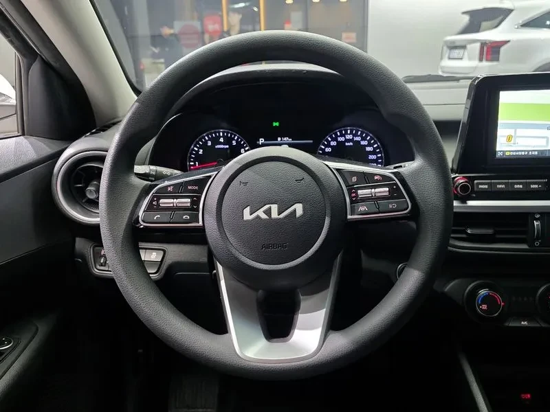 Kia K3, снимка 13 - Автомобили и джипове - 55559031