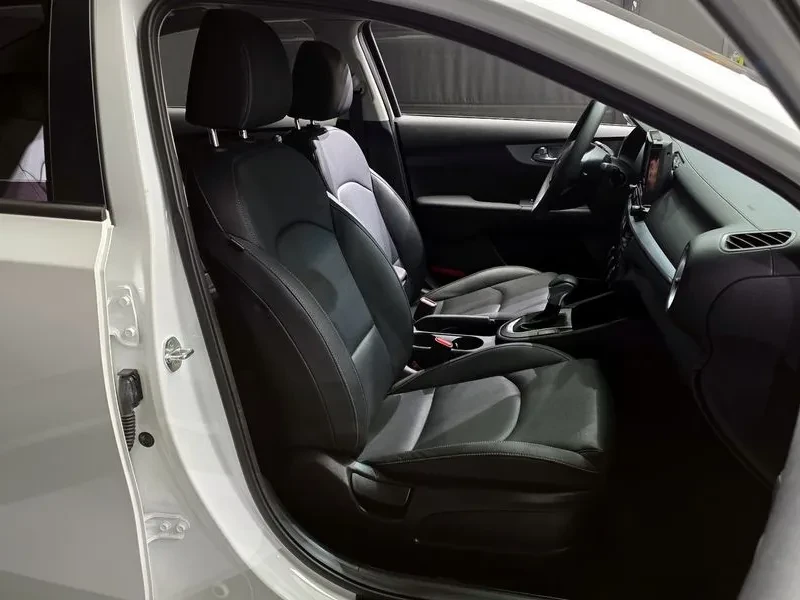 Kia K3, снимка 12 - Автомобили и джипове - 55559031