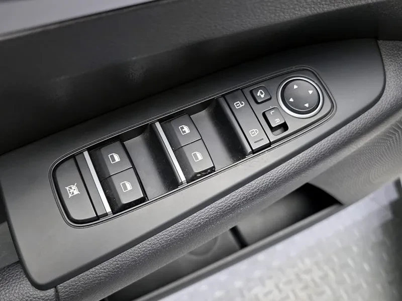 Kia K3, снимка 14 - Автомобили и джипове - 55559031