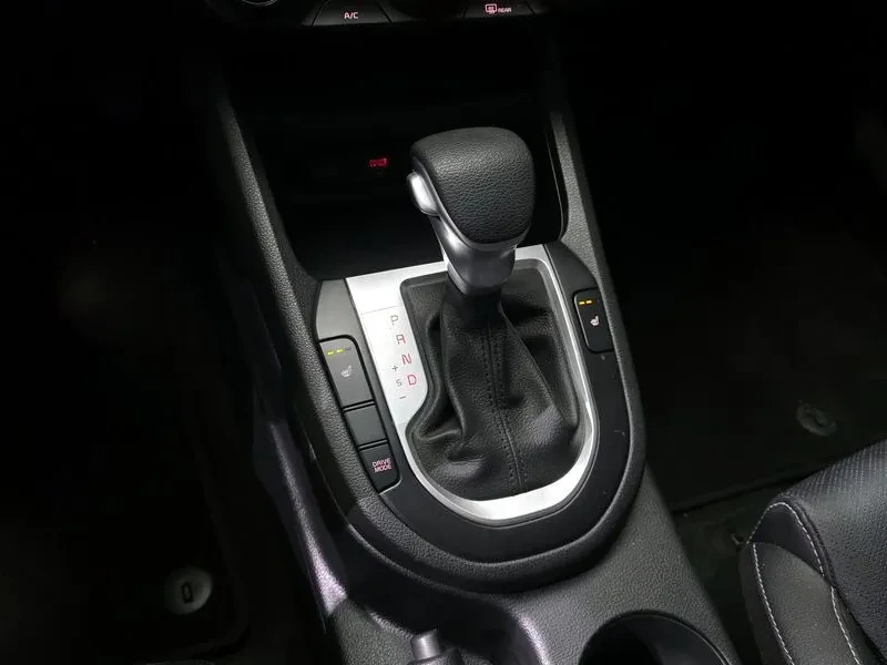 Kia K3, снимка 9 - Автомобили и джипове - 55559031