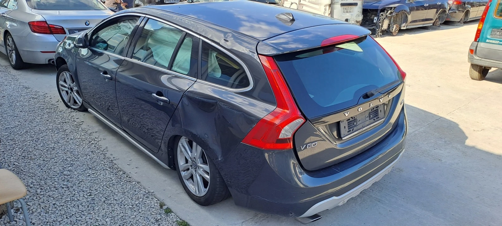 Volvo V60 2.0D D3  Автоматик - изображение 4