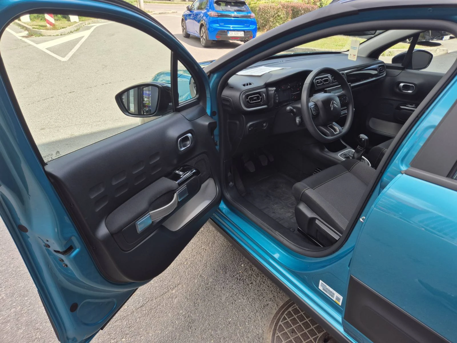 Citroen C3 SHINE PureTech 83 S&S BVM5 E6 - изображение 8