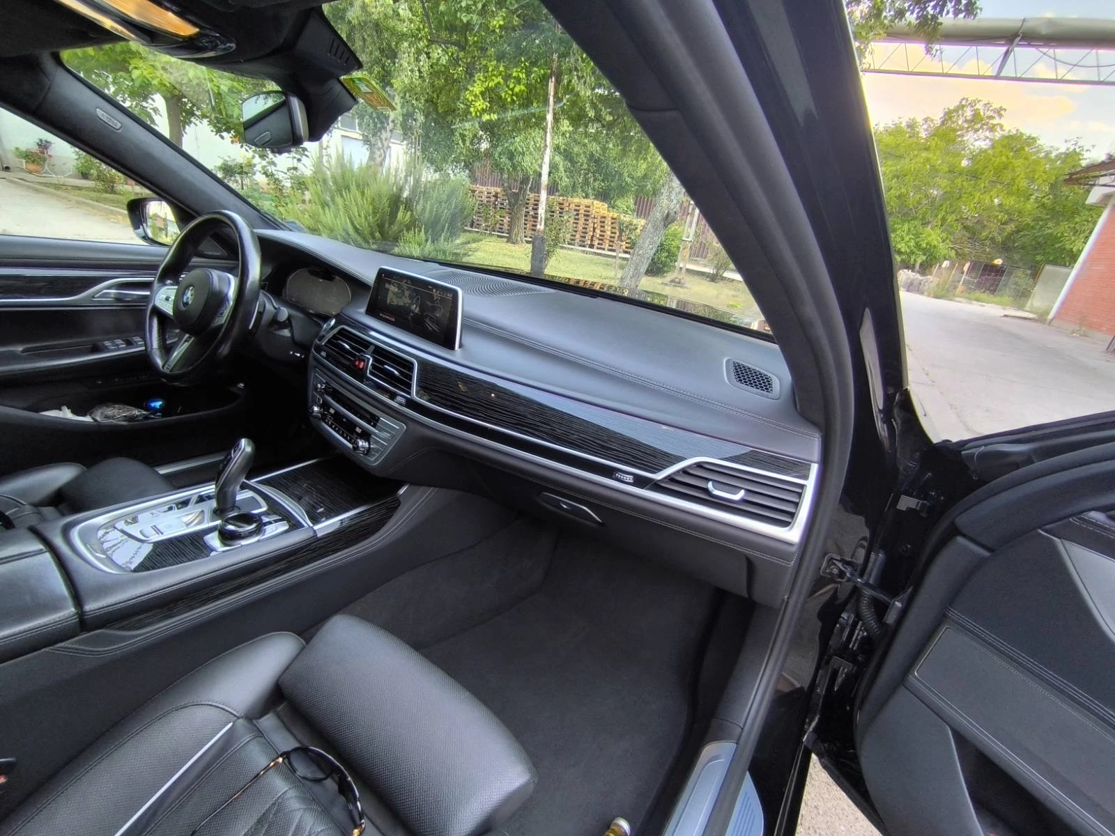 BMW 740 d - изображение 8