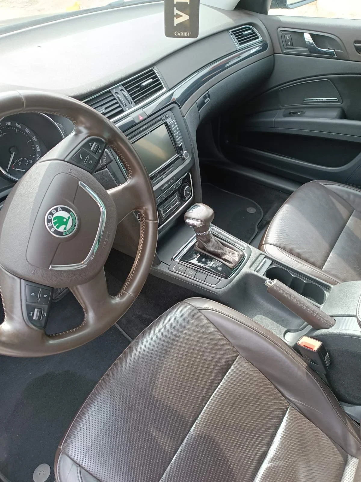 Skoda Superb  Laurin Klement 2.0 TDi 4-4 - изображение 9