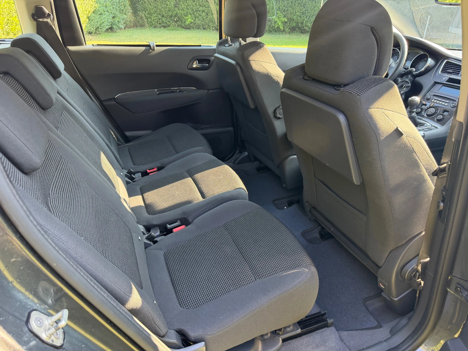 Peugeot 5008 1.6HDI 6 ck 7 Местен ITALIA, снимка 13 - Автомобили и джипове - 52937171