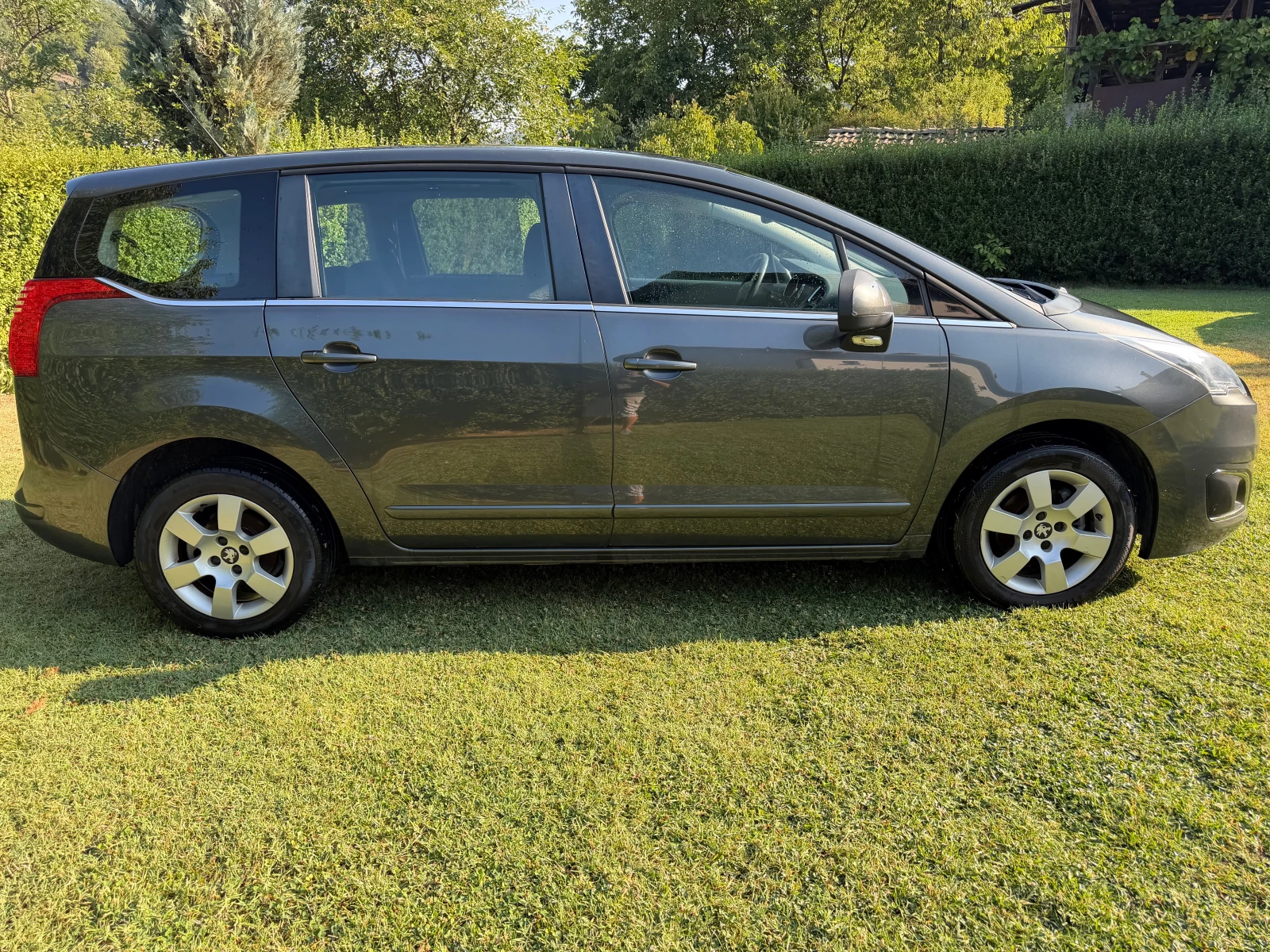 Peugeot 5008 1.6HDI 6 ck 7 Местен ITALIA, снимка 4 - Автомобили и джипове - 52937171