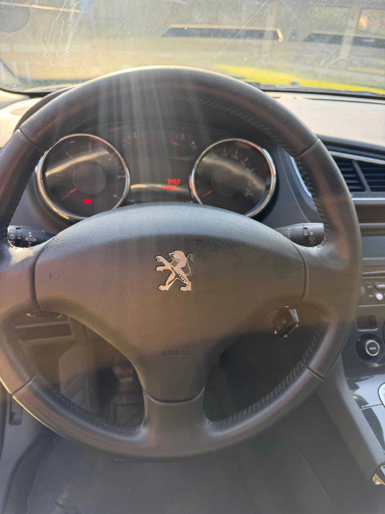 Peugeot 5008 1.6HDI 6 ck 7 Местен ITALIA, снимка 14 - Автомобили и джипове - 52937171