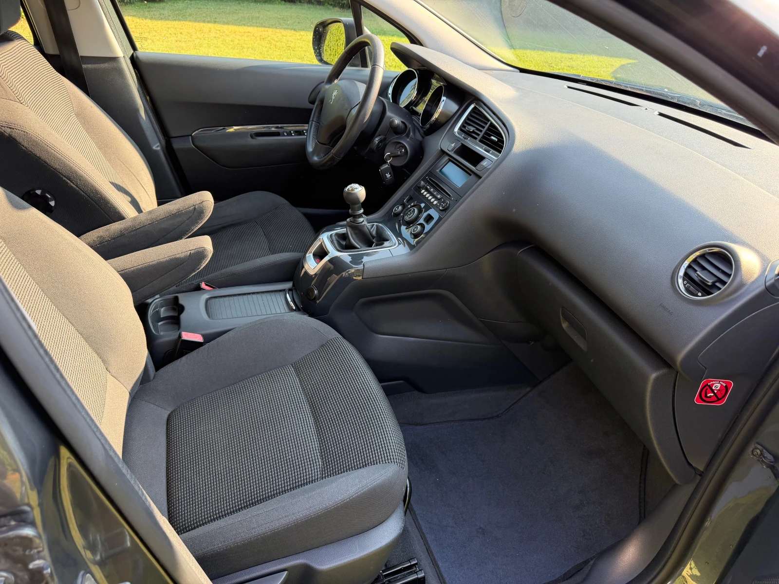 Peugeot 5008 1.6HDI 6 ck 7 Местен ITALIA, снимка 10 - Автомобили и джипове - 52937171