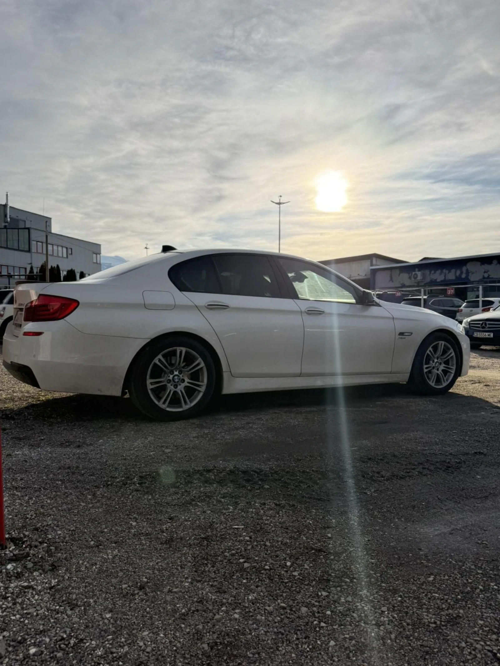 BMW 530 xDrive, с нов двигател, снимка 9 - Автомобили и джипове - 53111314