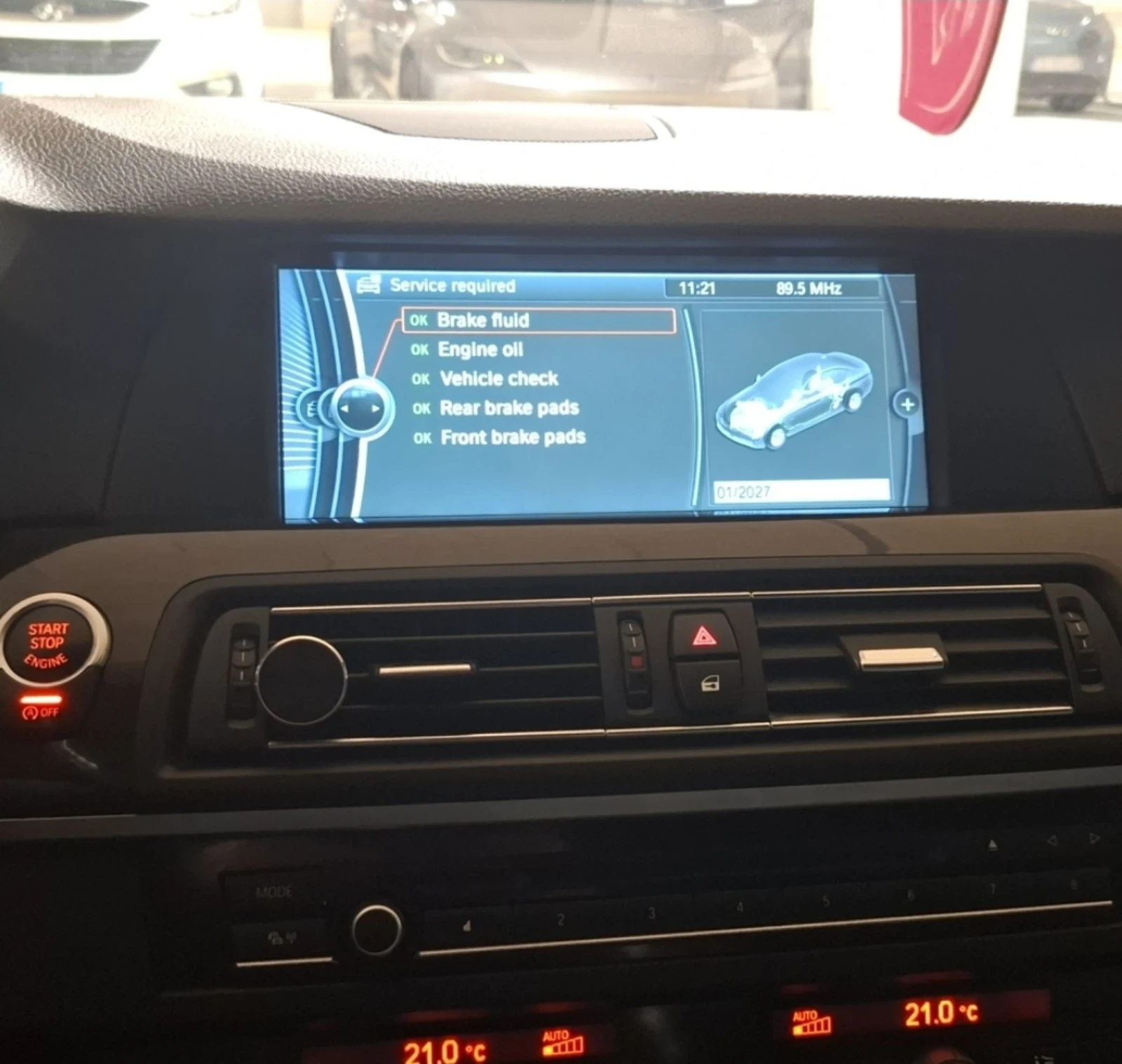 BMW 530 xDrive, с нов двигател, снимка 15 - Автомобили и джипове - 53111314