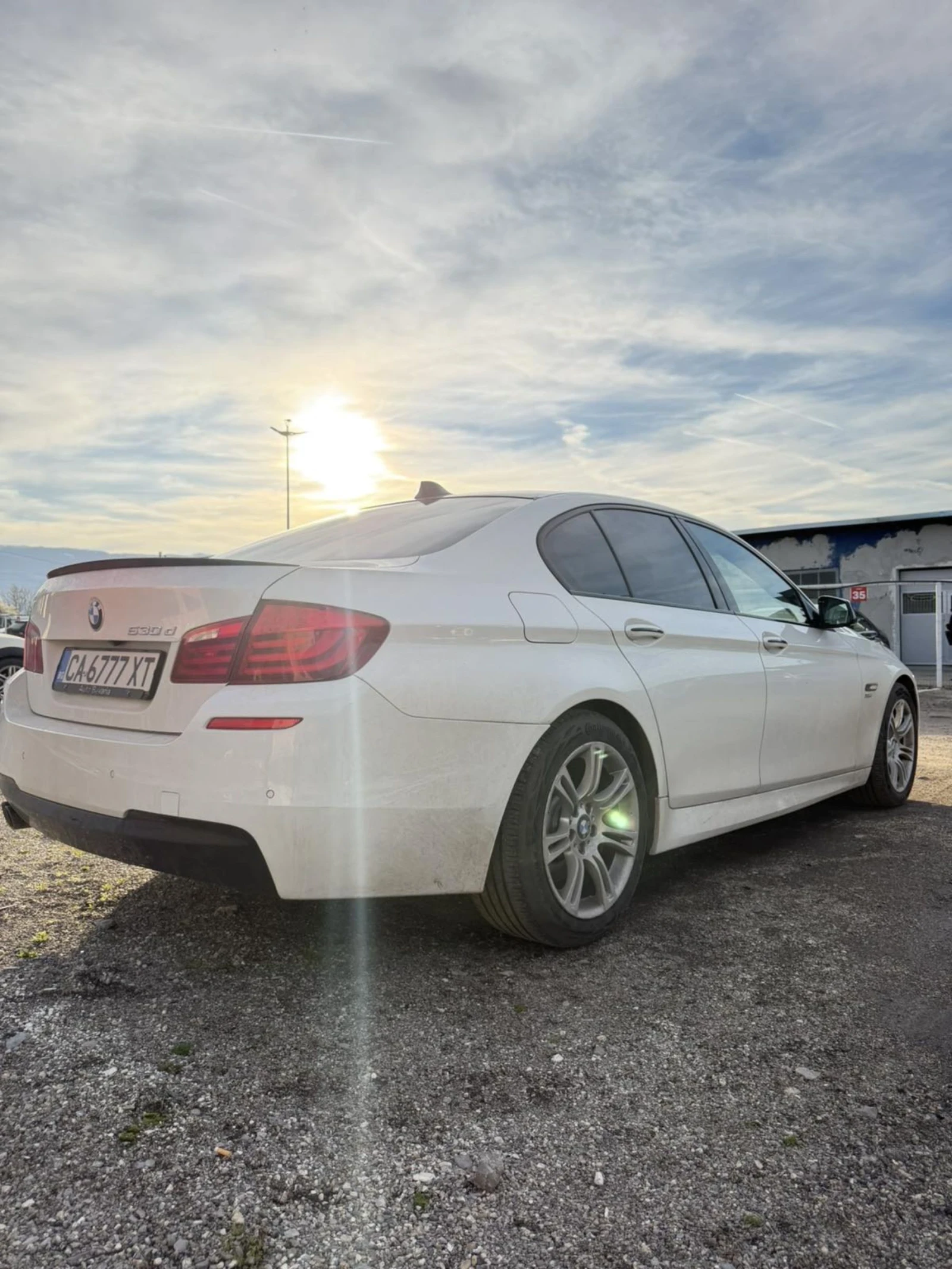 BMW 530 xDrive, с нов двигател, снимка 8 - Автомобили и джипове - 53111314