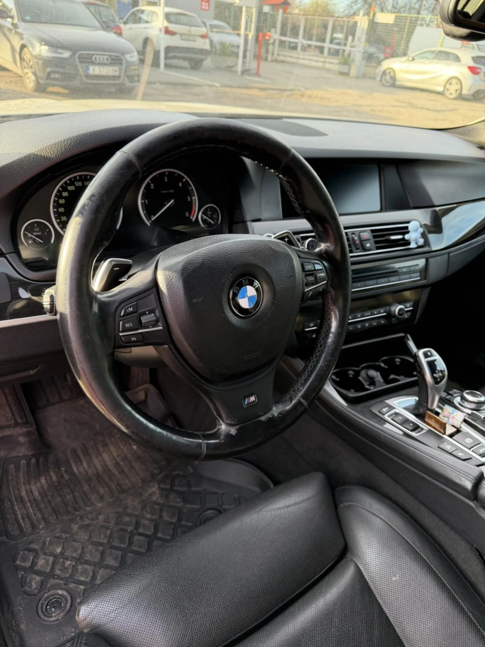 BMW 530 xDrive, с нов двигател, снимка 11 - Автомобили и джипове - 53111314