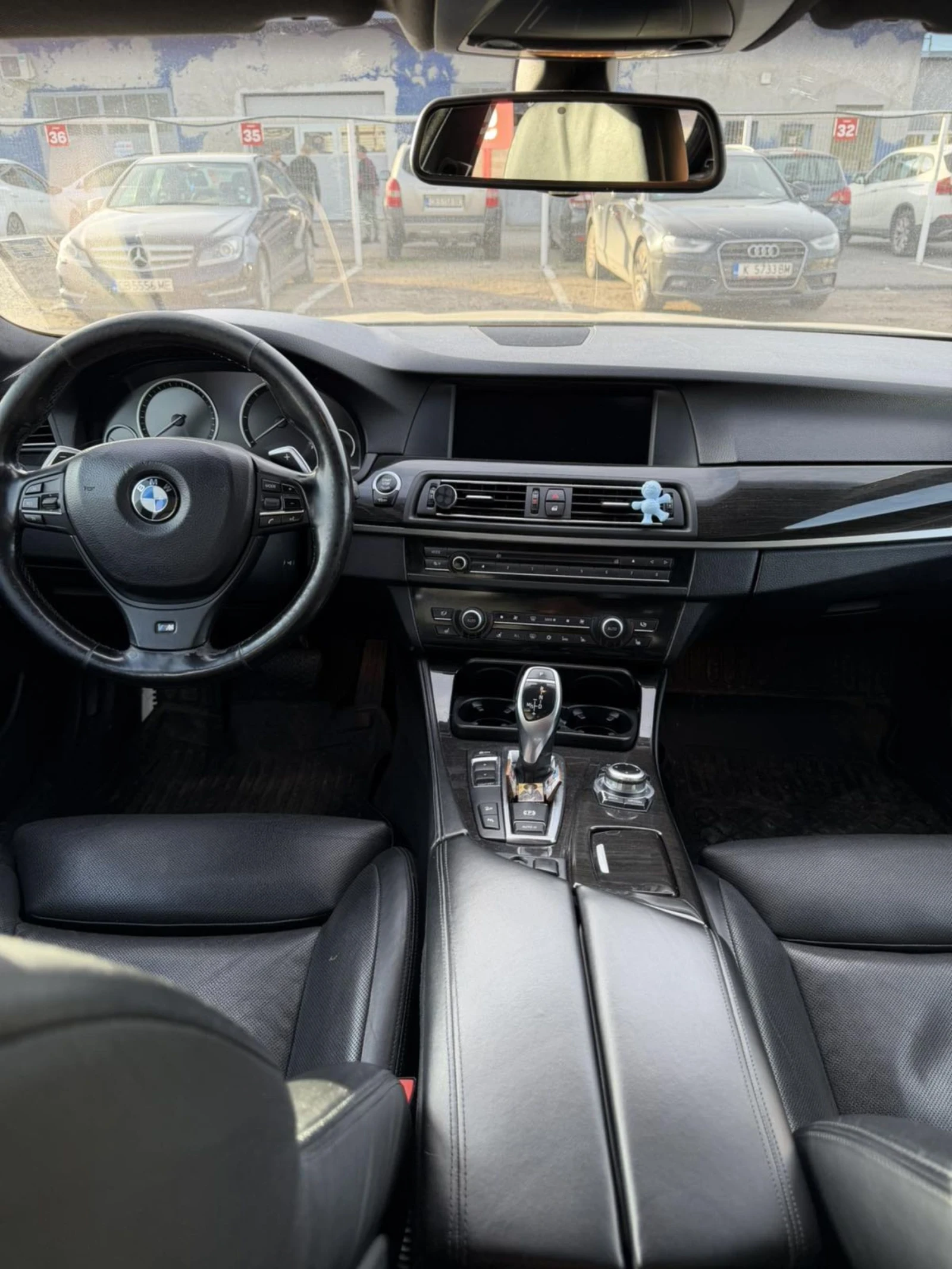 BMW 530 xDrive, с нов двигател, снимка 10 - Автомобили и джипове - 53111314