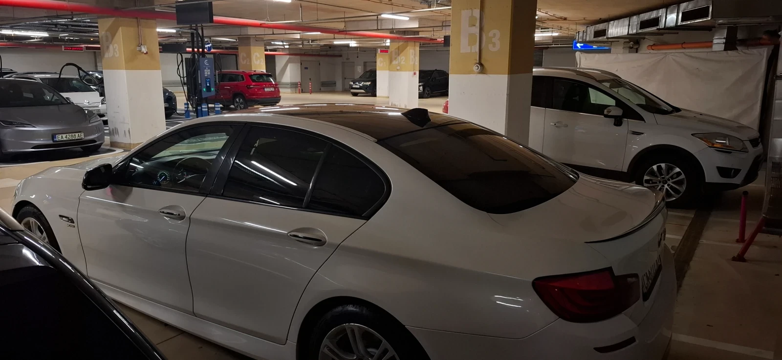 BMW 530 xDrive, с нов двигател, снимка 4 - Автомобили и джипове - 53111314