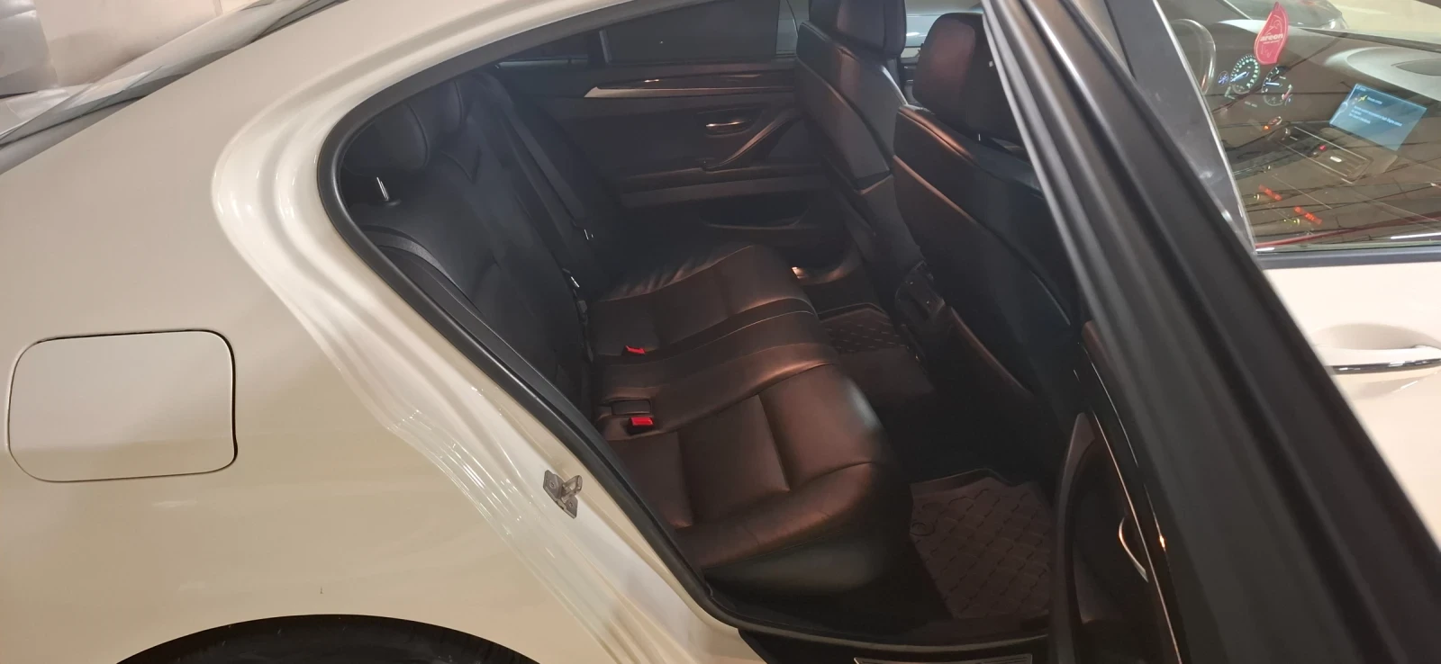 BMW 530 xDrive, с нов двигател, снимка 11 - Автомобили и джипове - 53111314