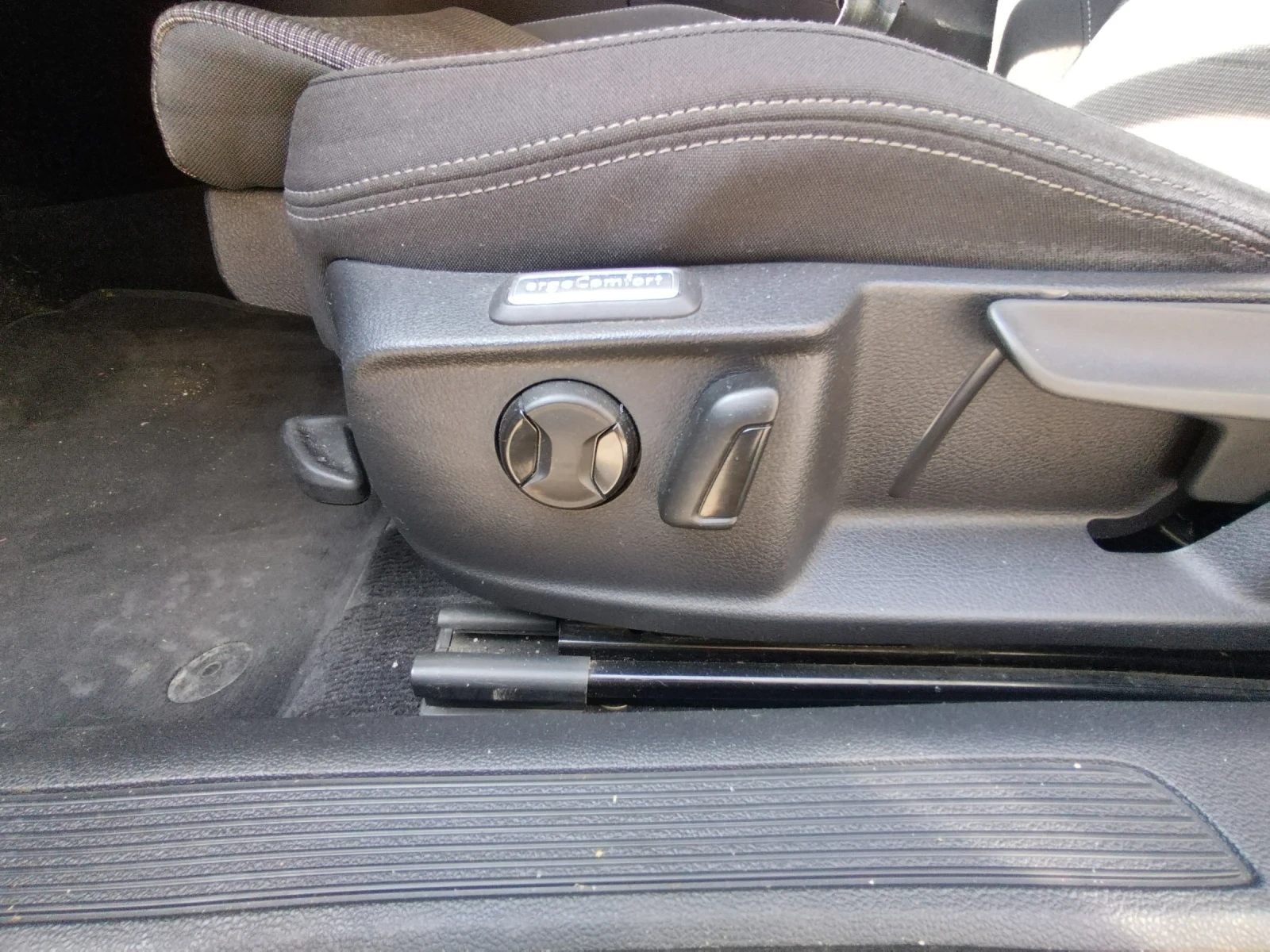 VW Passat 2.0 TDI 150 DSG6, снимка 10 - Автомобили и джипове - 53442479