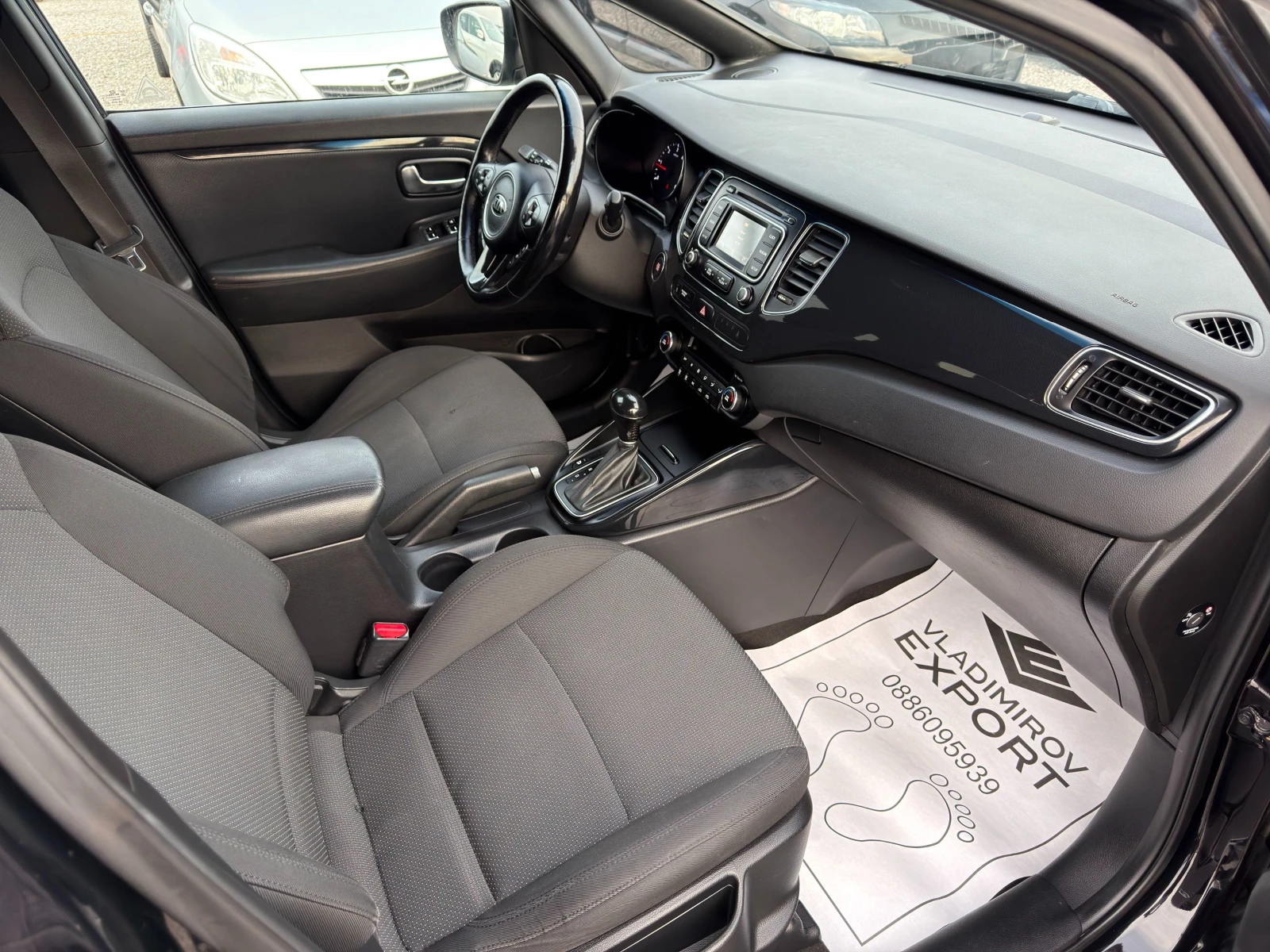 Kia Carens 1.7CRDi Auto E5B, снимка 8 - Автомобили и джипове - 53704996