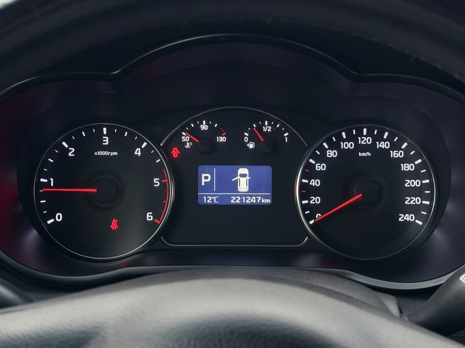 Kia Carens 1.7CRDi Auto E5B, снимка 16 - Автомобили и джипове - 53704996