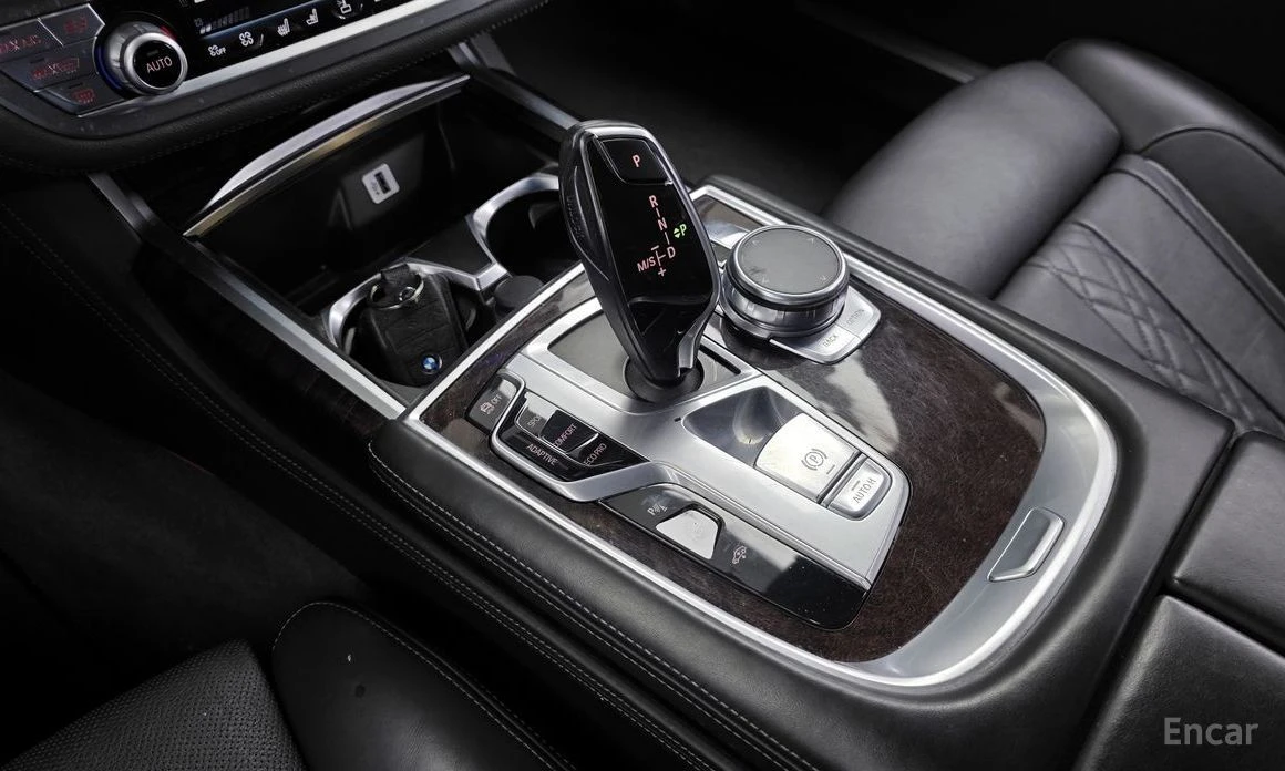 BMW 750, снимка 9 - Автомобили и джипове - 53836921