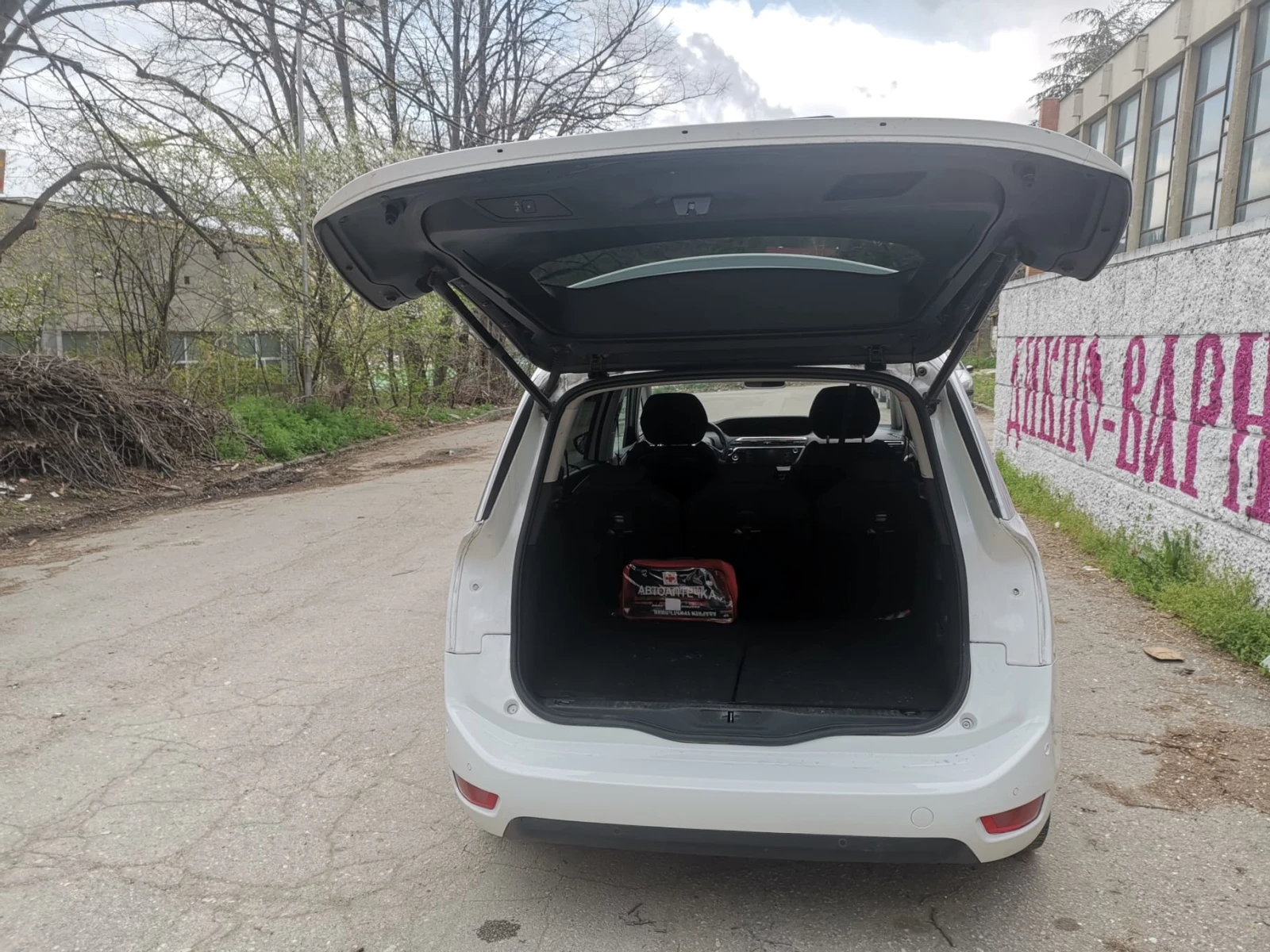 Citroen Grand C4 Picasso 1.6 HDI, снимка 9 - Автомобили и джипове - 54132312