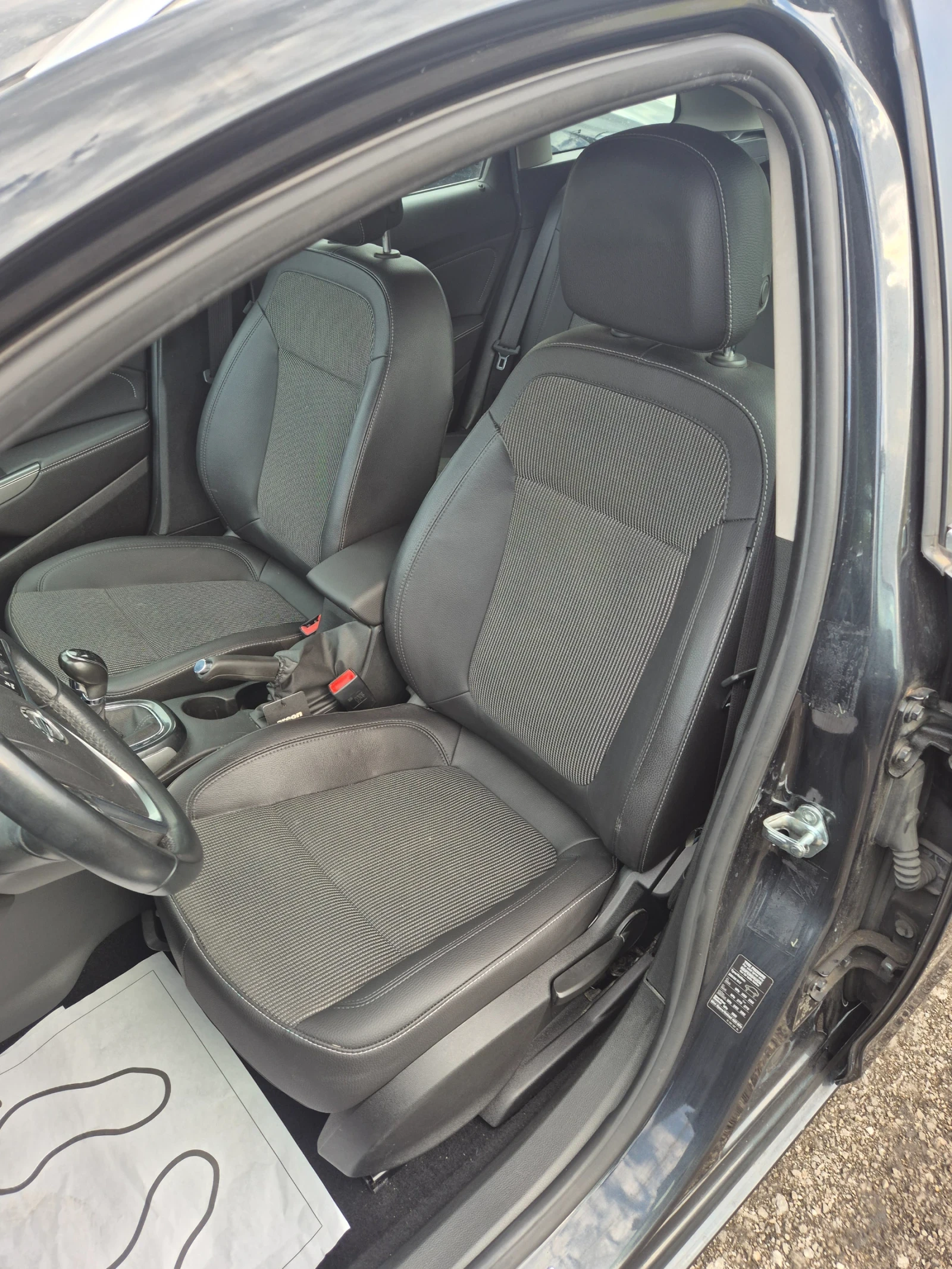 Opel Astra 1.7, 110к.с. Климатроник , Топ състояние, снимка 6 - Автомобили и джипове - 54344813