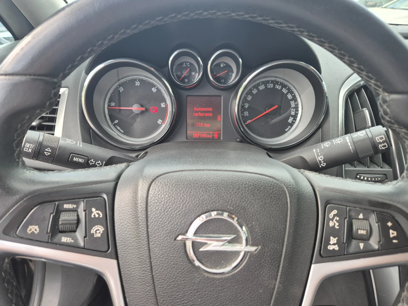 Opel Astra 1.7, 110к.с. Климатроник , Топ състояние, снимка 7 - Автомобили и джипове - 54344813