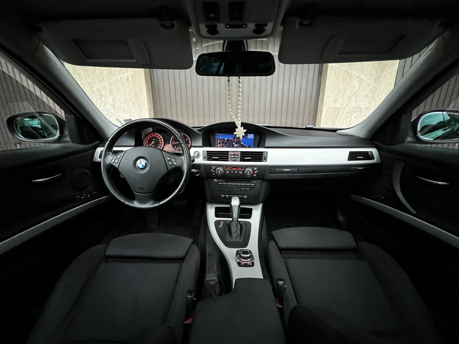 BMW 320 Face/ Panorama/ Navi/ Xeon, снимка 6 - Автомобили и джипове - 54379775