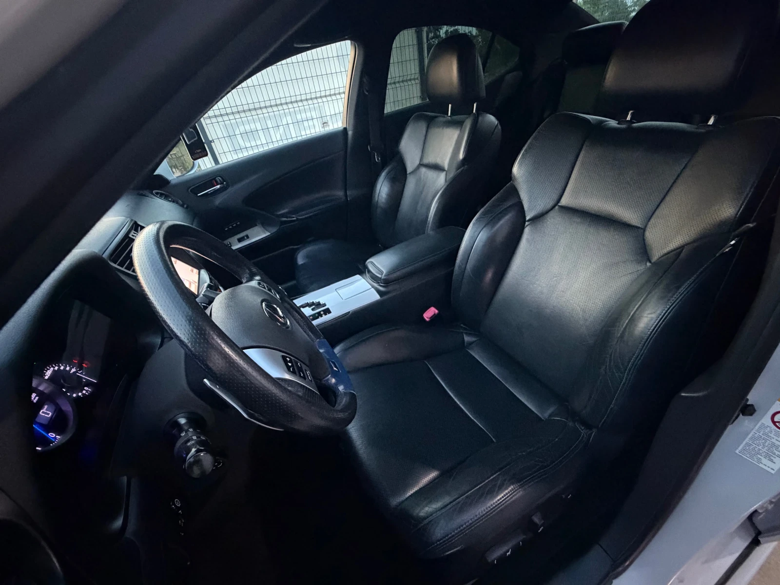 Lexus IS F 5, 0 Facelift, снимка 6 - Автомобили и джипове - 54694385