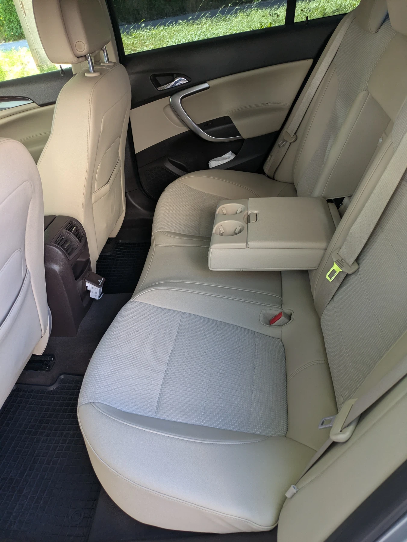 Opel Insignia 4x4,  Газ-Бензин, снимка 10 - Автомобили и джипове - 54702407