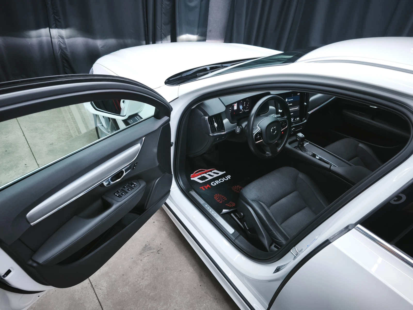 Volvo V90 2.0D4 AWD Automatic 190k.c E6* TOP* , снимка 7 - Автомобили и джипове - 54863246