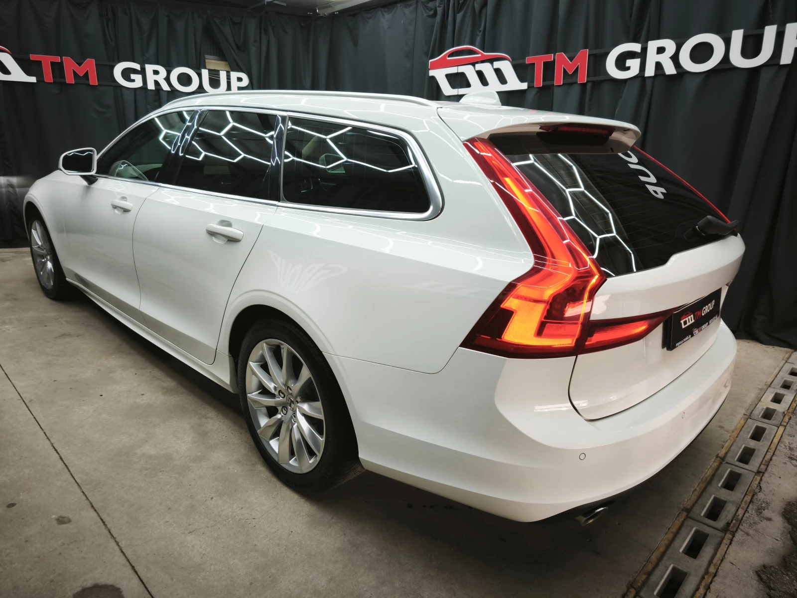 Volvo V90 2.0D4 AWD Automatic 190k.c E6* TOP* , снимка 6 - Автомобили и джипове - 54863246