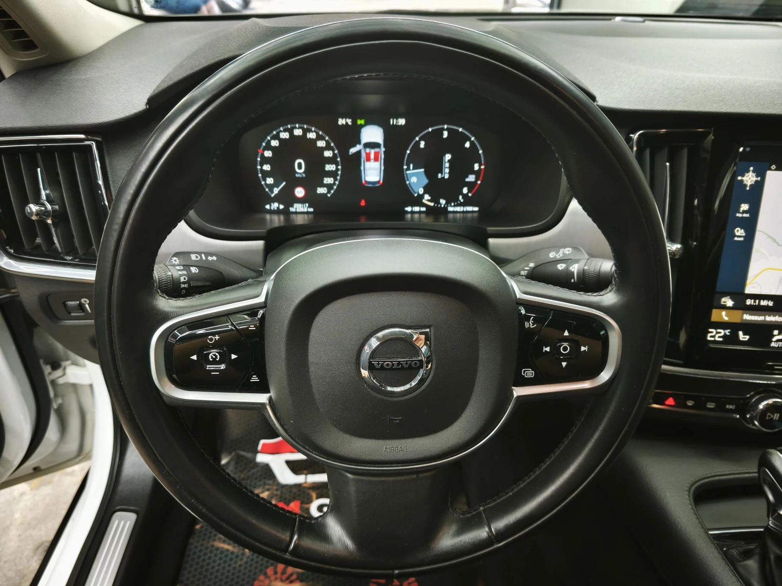 Volvo V90 2.0D4 AWD Automatic 190k.c E6* TOP* , снимка 12 - Автомобили и джипове - 54863246