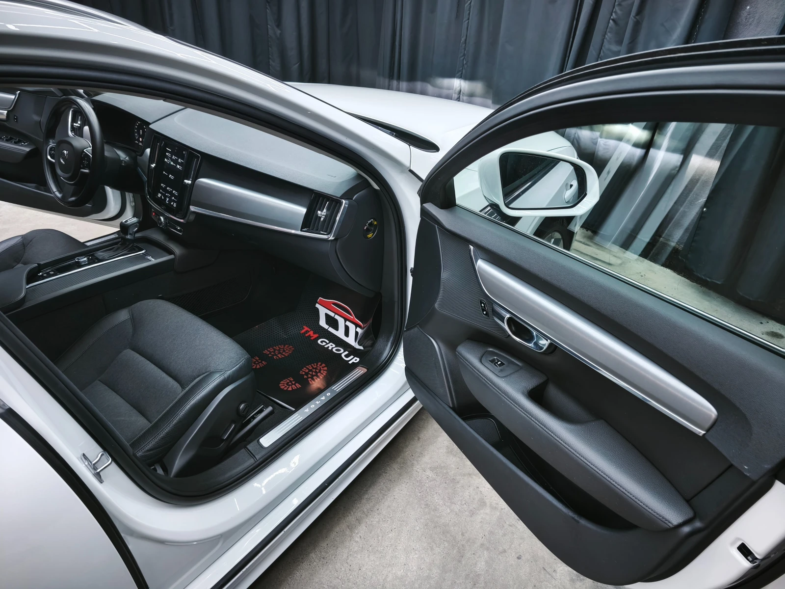 Volvo V90 2.0D4 AWD Automatic 190k.c E6* TOP* , снимка 10 - Автомобили и джипове - 54863246