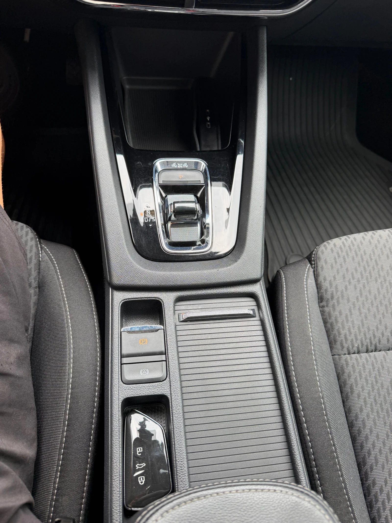 Skoda Octavia 2.0 TDI 4x4 200hp, снимка 12 - Автомобили и джипове - 55036654