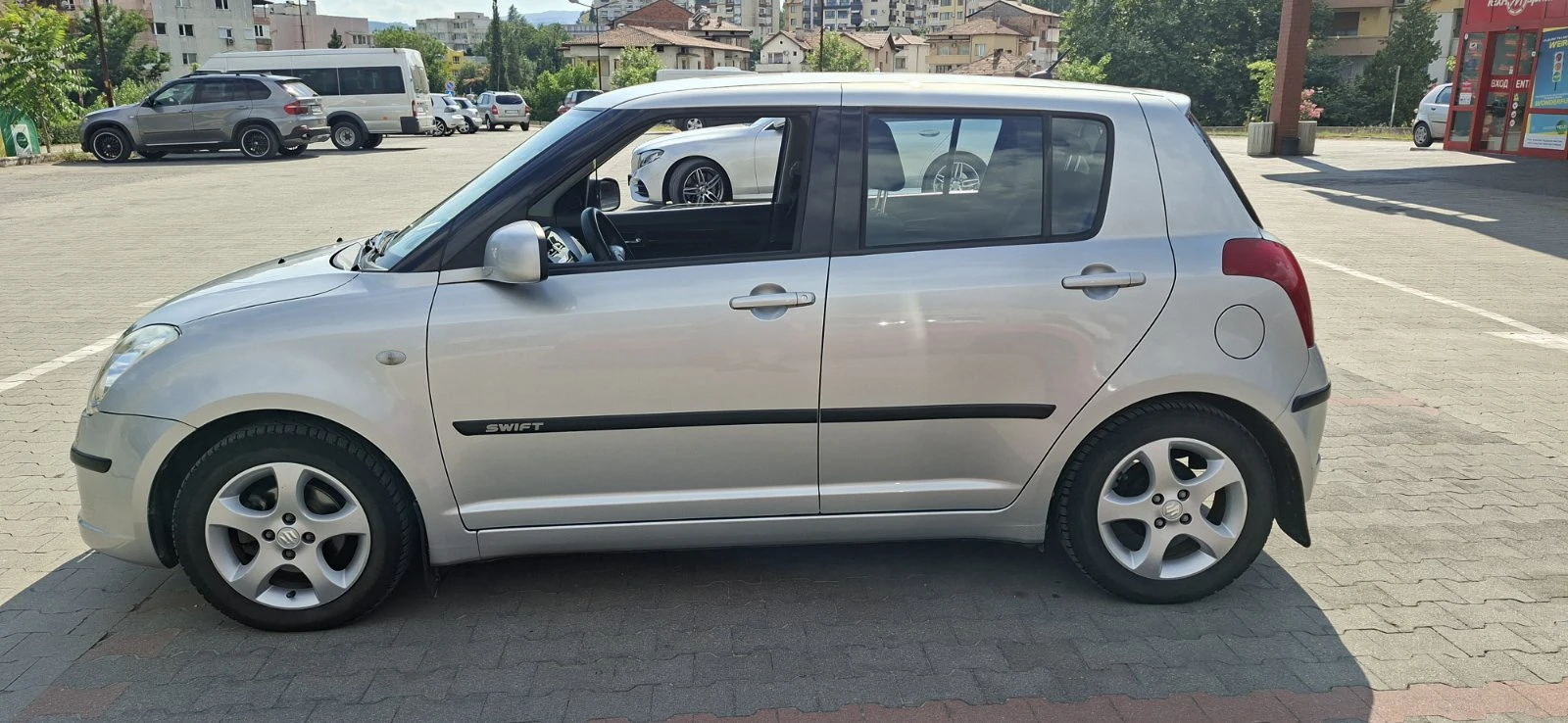 Suzuki Swift, снимка 2 - Автомобили и джипове - 55131335