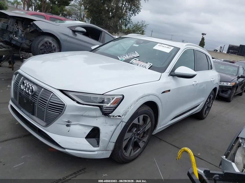 Audi E-Tron Premium Quattro, снимка 2 - Автомобили и джипове - 55240893