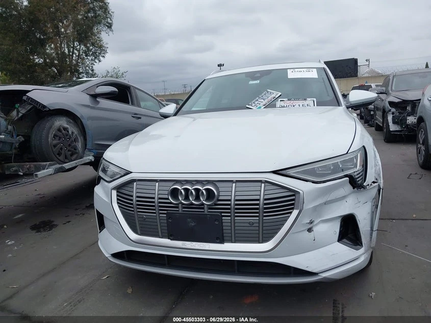 Audi E-Tron Premium Quattro, снимка 12 - Автомобили и джипове - 55240893