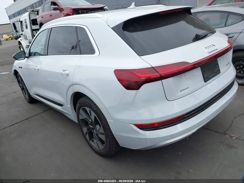 Audi E-Tron Premium Quattro, снимка 3 - Автомобили и джипове - 55240893