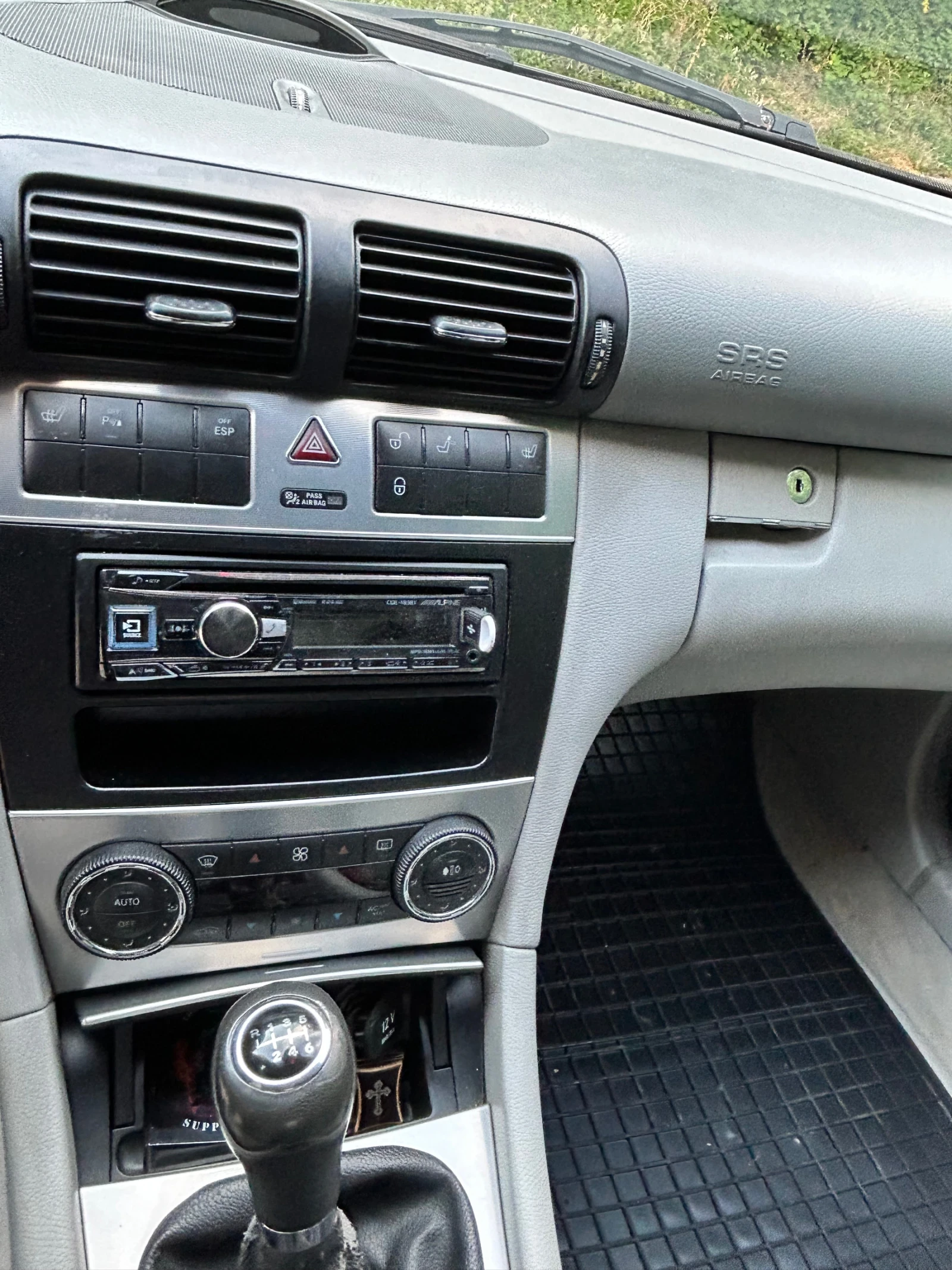 Mercedes-Benz C 200, снимка 7 - Автомобили и джипове - 55804943