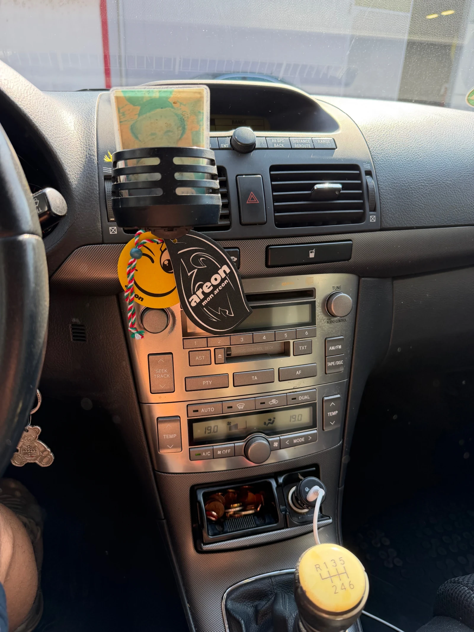 Toyota Avensis, снимка 13 - Автомобили и джипове - 55998086