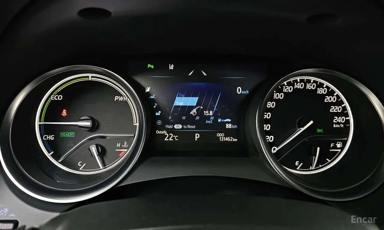 Toyota Camry 2.5 XLE Hybrid, снимка 8 - Автомобили и джипове - 56274322