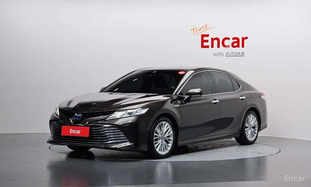 Toyota Camry 2.5 XLE Hybrid