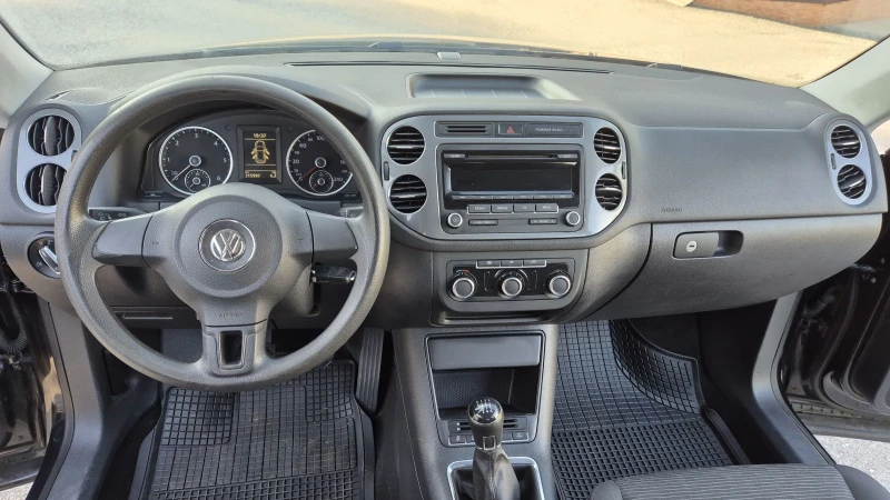 VW Tiguan 2.0 TDI 4x4, снимка 8 - Автомобили и джипове - 50004232
