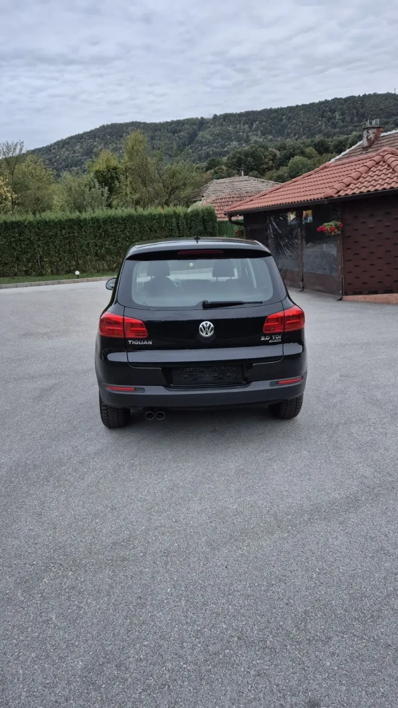 VW Tiguan 2.0 TDI 4x4, снимка 6 - Автомобили и джипове - 50004232