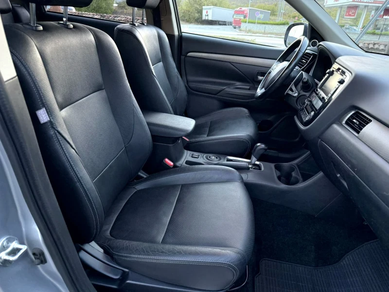 Mitsubishi Outlander 2.0d, 4x4, АВТОМАТ-FULL..., снимка 9 - Автомобили и джипове - 47468146