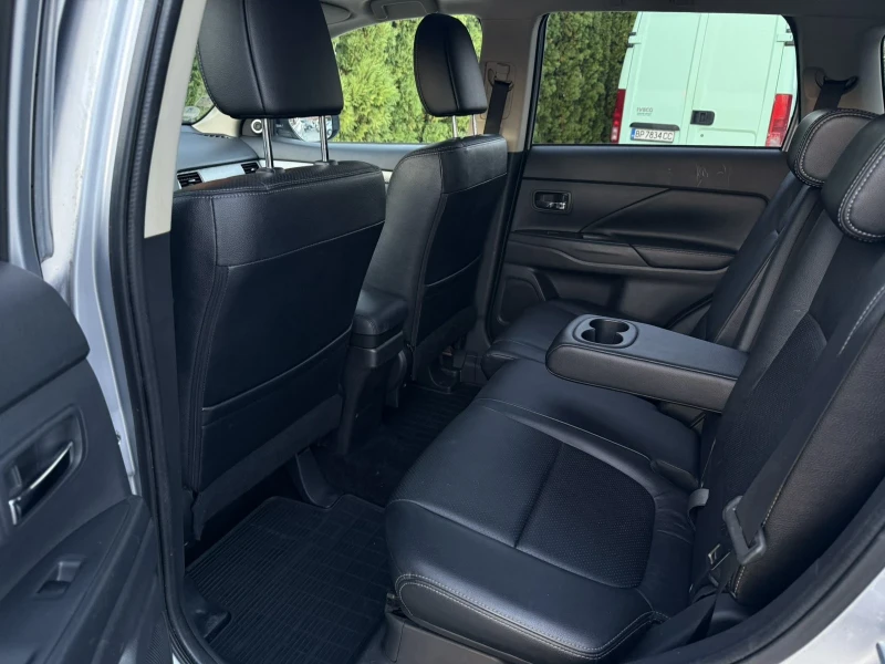 Mitsubishi Outlander 2.0d, 4x4, АВТОМАТ-FULL..., снимка 10 - Автомобили и джипове - 47468146