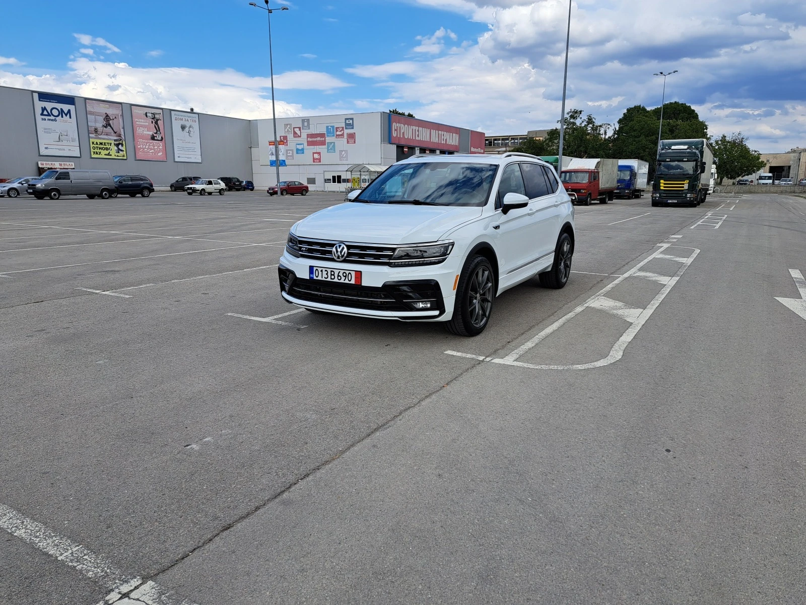 VW Tiguan Allspace R line - [1] 