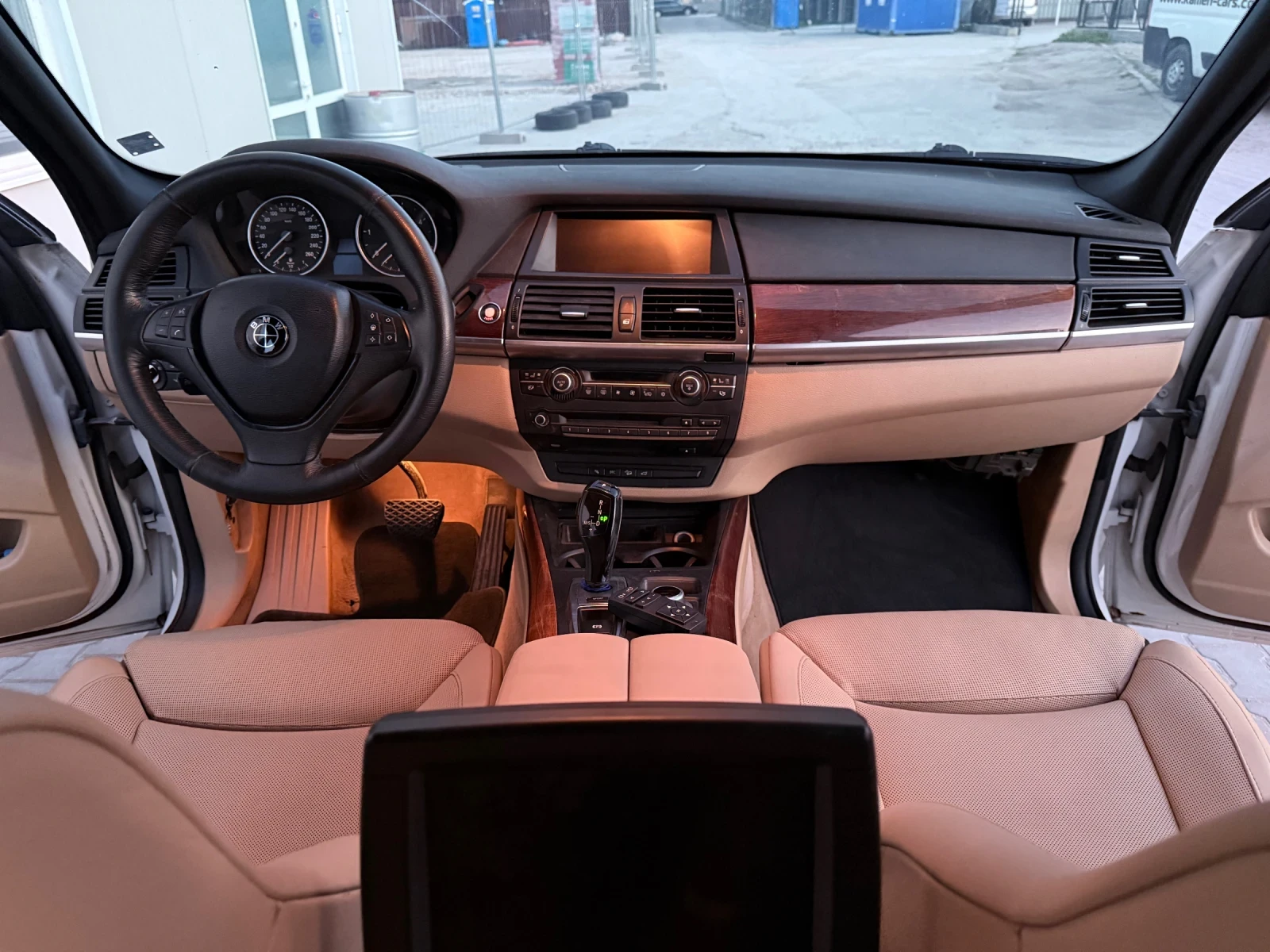 BMW X5 FULL HUD KEYLESS ПОДГРЕВ ОБДУХВАНЕ - изображение 10