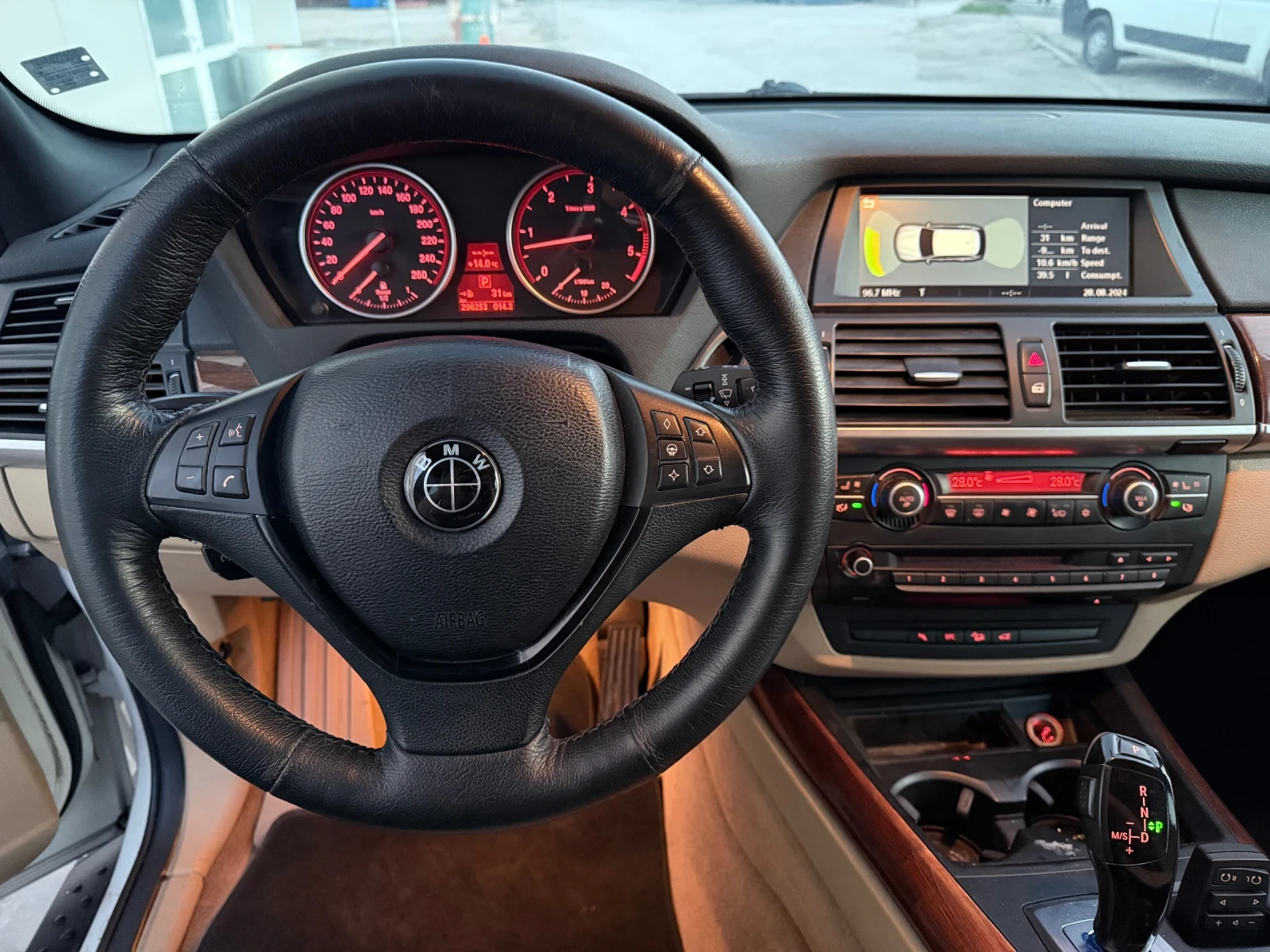 BMW X5 FULL HUD KEYLESS ПОДГРЕВ ОБДУХВАНЕ - изображение 8